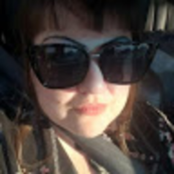 Meet your Posher, Melissa - Picture 1 of 1